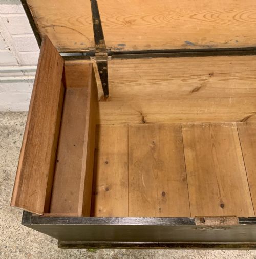 VICTORIAN PAINTED PINE BLANKET BOX WITH ORIGINAL PAINT - ADDITIONAL PHOTO 7