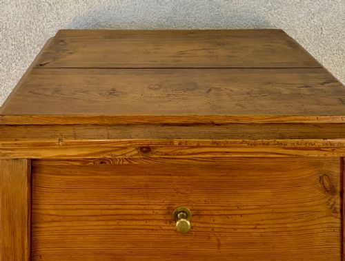 19TH CENTURY PINE 7 DRAWER WELLINGTON CHEST - ADDITIONAL PHOTO 5