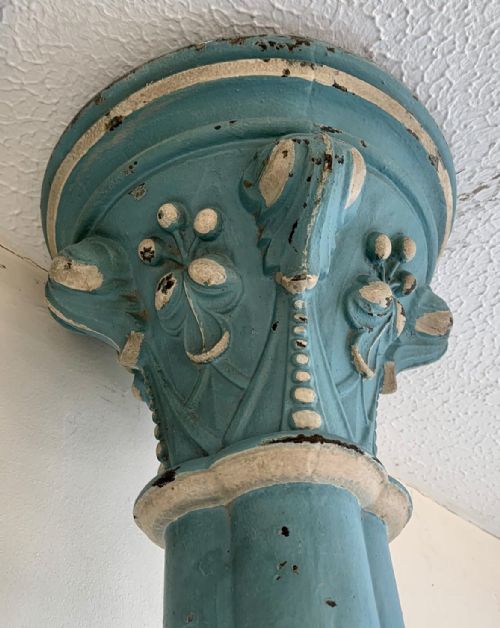 SET OF SIX 19TH CENTURY CAST IRON PILLARS - ADDITIONAL PHOTO 1