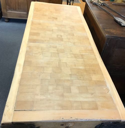 CIRCA 1900 BUTCHERS BLOCK ON ORIGINAL BASE WITH 2 DRAWERS - ADDITIONAL PHOTO 3