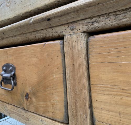 CIRCA 1900 BUTCHERS BLOCK ON ORIGINAL BASE WITH 2 DRAWERS - ADDITIONAL PHOTO 8