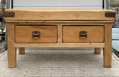 CIRCA 1900 BUTCHERS BLOCK ON ORIGINAL BASE WITH 2 DRAWERS - ADDITIONAL PHOTO 12