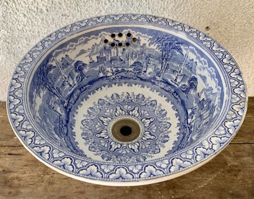 VICTORIAN BLUE AND WHITE PATTERNED SINK - ADDITIONAL PHOTO 3
