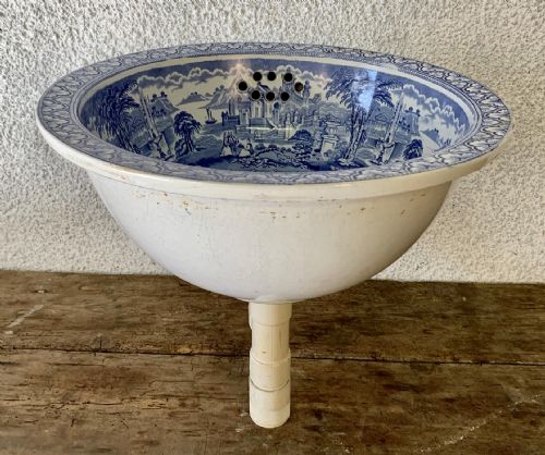 VICTORIAN BLUE AND WHITE PATTERNED SINK - ADDITIONAL PHOTO 10