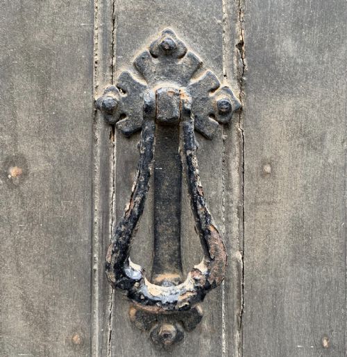 19TH CENTURY ARCHED OAK DOOR WITH FRAME - ADDITIONAL PHOTO 5