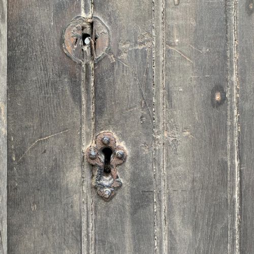 19TH CENTURY ARCHED OAK DOOR WITH FRAME - ADDITIONAL PHOTO 6