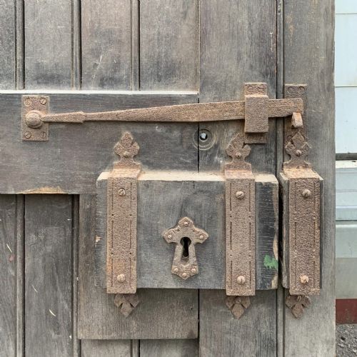 19TH CENTURY ARCHED OAK DOOR WITH FRAME - ADDITIONAL PHOTO 10