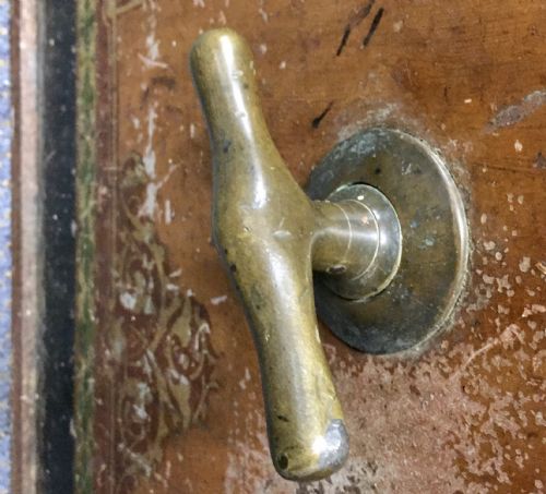 CIRCA 1900 MILNERS' SPECIAL SAFE IN ORIGINAL PAINT AND COMPLETE WITH INTERNAL AND EXTERNAL KEYS - ADDITIONAL PHOTO 7