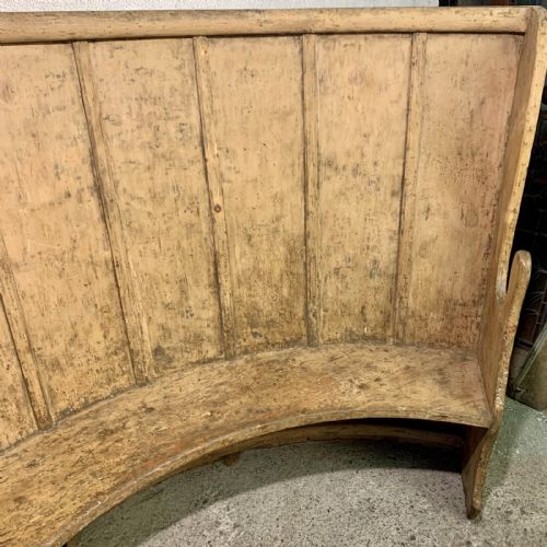 CIRCA 1800 PINE HIGH BACK BOW SETTLE IN ORIGINAL PAINT - ADDITIONAL PHOTO 6