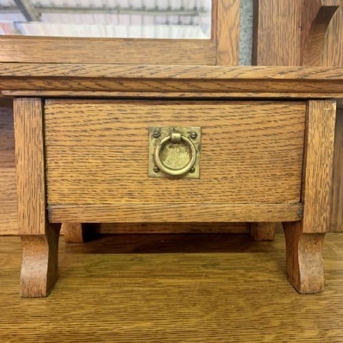 1920'S OAK ARTS AND CRAFTS DRESSING CHEST COMPLETE WITH ORIGINAL BRASS HANDLES - ADDITIONAL PHOTO 3