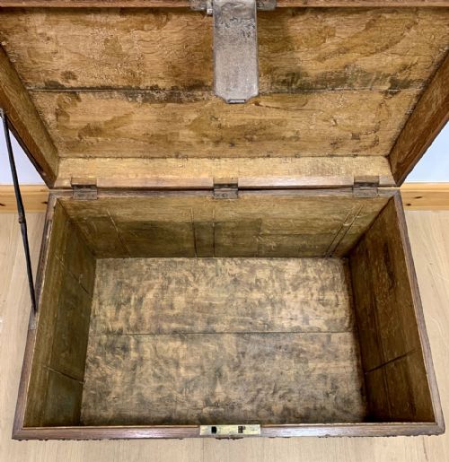 19TH CENTURY OAK METAL BOUND SILVER CHEST - ADDITIONAL PHOTO 4