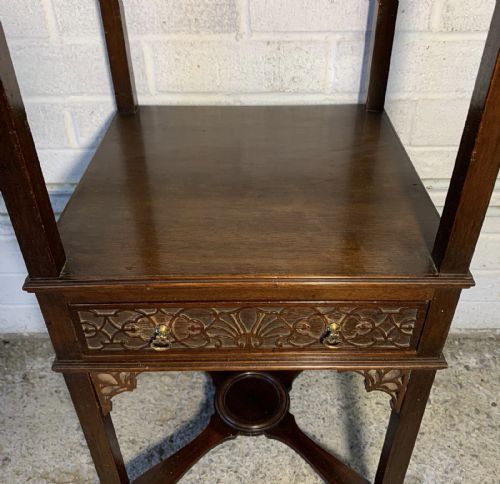 GEORGIAN 1800 MAHOGANY 3 TIER BEDSIDE TABLE WITH ORIGINAL BRASS DROP HANDLES - ADDITIONAL PHOTO 4
