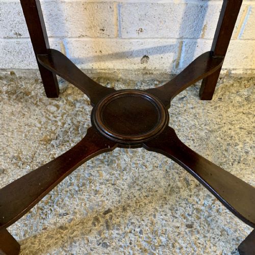 GEORGIAN 1800 MAHOGANY 3 TIER BEDSIDE TABLE WITH ORIGINAL BRASS DROP HANDLES - ADDITIONAL PHOTO 7