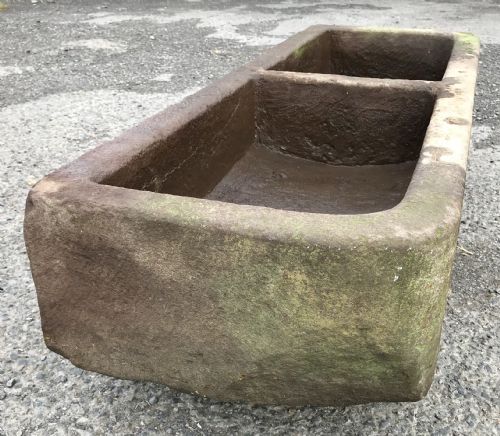 19TH CENTURY HAND CARVED PENNANT STONE PARTITION TROUGH WITH ROUNDED CORNERS - ADDITIONAL PHOTO 7
