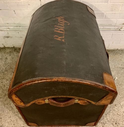 I9TH CENTURY DOME TOP CARRIAGE TRUNK - ADDITIONAL PHOTO 2