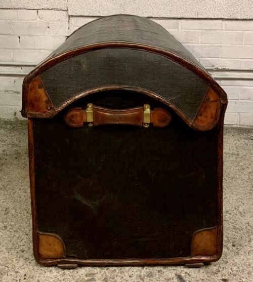 I9TH CENTURY DOME TOP CARRIAGE TRUNK - ADDITIONAL PHOTO 10