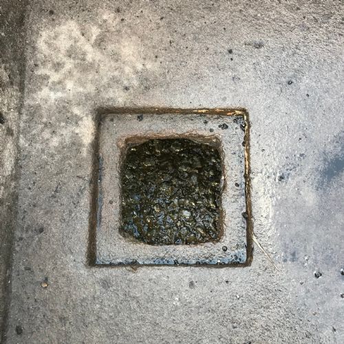 19TH CENTURY HAND CARVED PENNANT STONE SINK - ADDITIONAL PHOTO 7