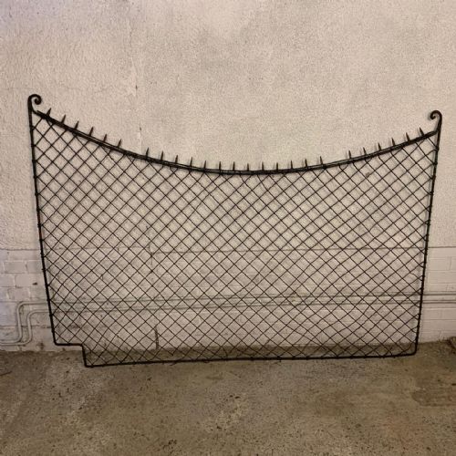 SET OF 11 VICTORIAN WIRE MESH RAILINGS - ADDITIONAL PHOTO 9