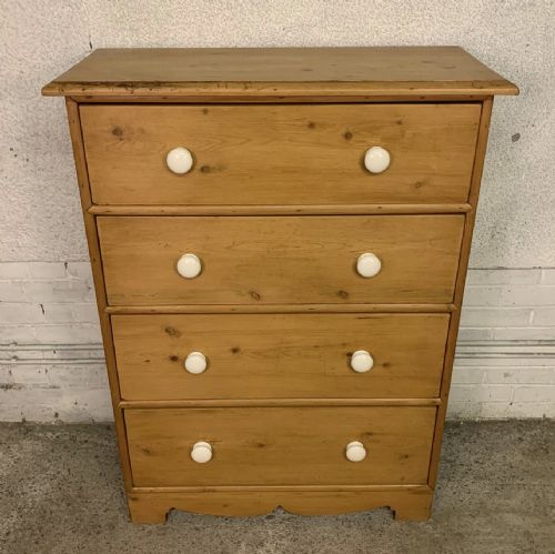 VICTORIAN PINE CHEST OF DRAWERS WITH ORIGINAL PORCELAIN KNOBS - ADDITIONAL PHOTO 1
