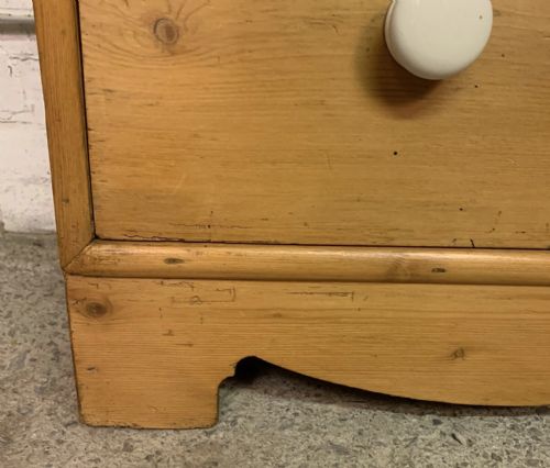 VICTORIAN PINE CHEST OF DRAWERS WITH ORIGINAL PORCELAIN KNOBS - ADDITIONAL PHOTO 4
