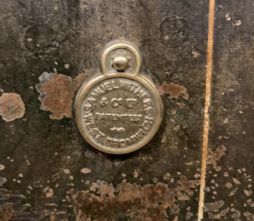 19TH CENTURY SAFE BY SAMUEL WITHERS AND CO IN ORIGINAL PAINT AND COMPLETE WITH KEYS - ADDITIONAL PHOTO 6