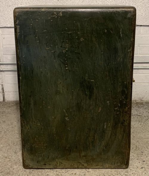 19TH CENTURY SAFE BY SAMUEL WITHERS AND CO IN ORIGINAL PAINT AND COMPLETE WITH KEYS - ADDITIONAL PHOTO 12