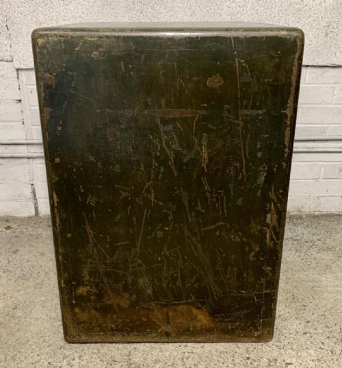 19TH CENTURY SAFE BY SAMUEL WITHERS AND CO IN ORIGINAL PAINT AND COMPLETE WITH KEYS - ADDITIONAL PHOTO 13