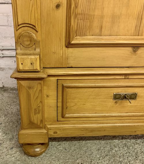 CIRCA 1900 EAST EUROPEAN PINE KNOCK DOWN WARDROBE - ADDITIONAL PHOTO 9