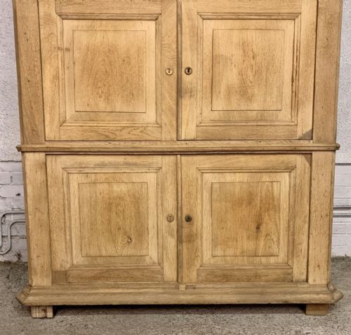 CIRCA 1900 OAK CAMPAIGN CUPBOARD IN 3 SEPARATE UNITS EACH WITH HANDLES LOCKS AND A KEY - ADDITIONAL PHOTO 4