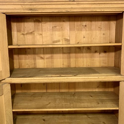 CIRCA 1900 OAK CAMPAIGN CUPBOARD IN 3 SEPARATE UNITS EACH WITH HANDLES LOCKS AND A KEY - ADDITIONAL PHOTO 7