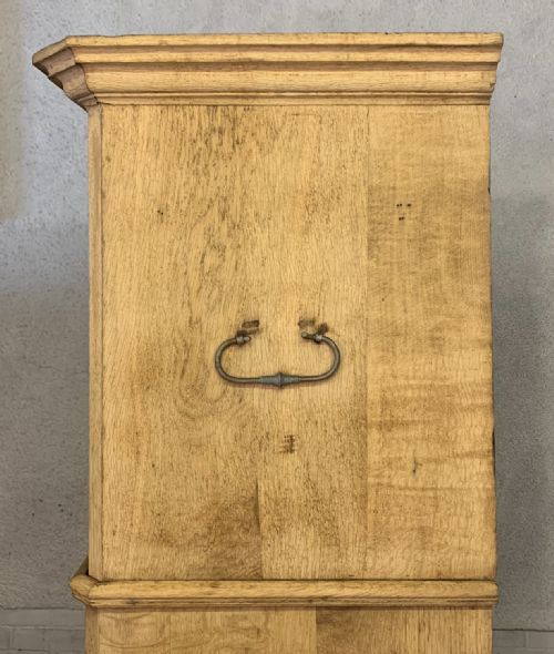CIRCA 1900 OAK CAMPAIGN CUPBOARD IN 3 SEPARATE UNITS EACH WITH HANDLES LOCKS AND A KEY - ADDITIONAL PHOTO 11