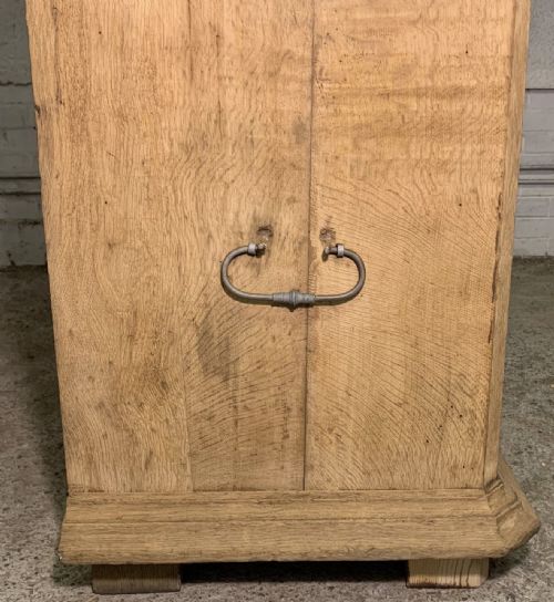 CIRCA 1900 OAK CAMPAIGN CUPBOARD IN 3 SEPARATE UNITS EACH WITH HANDLES LOCKS AND A KEY - ADDITIONAL PHOTO 18