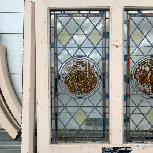 VICTORIAN ARCH TOP EXTERNAL PINE DOOR WITH STAINED GLASS PANELS DEPICTING MUSICAL INSTRUMENTS AND ORIGINAL FRAME - ADDITIONAL PHOTO 3