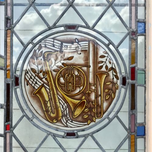 VICTORIAN ARCH TOP EXTERNAL PINE DOOR WITH STAINED GLASS PANELS DEPICTING MUSICAL INSTRUMENTS AND ORIGINAL FRAME - ADDITIONAL PHOTO 4
