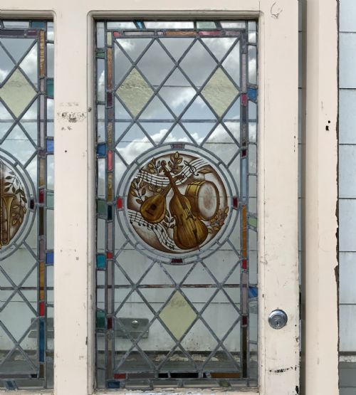 VICTORIAN ARCH TOP EXTERNAL PINE DOOR WITH STAINED GLASS PANELS DEPICTING MUSICAL INSTRUMENTS AND ORIGINAL FRAME - ADDITIONAL PHOTO 5