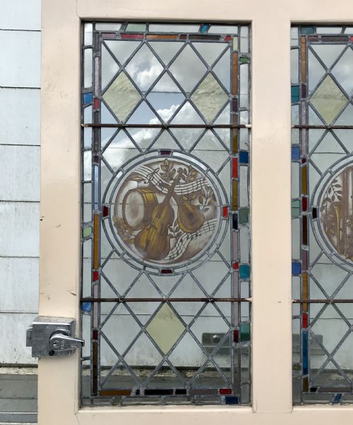 VICTORIAN ARCH TOP EXTERNAL PINE DOOR WITH STAINED GLASS PANELS DEPICTING MUSICAL INSTRUMENTS AND ORIGINAL FRAME - ADDITIONAL PHOTO 11