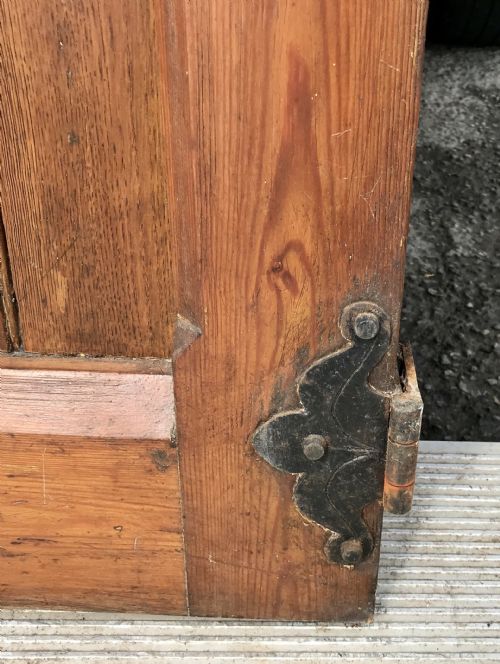PAIR OF 19TH CENTURY ARCH TOP OAK DOORS WITH DECORATIVE HINGES AND HANDLES AND FRAME - ADDITIONAL PHOTO 16