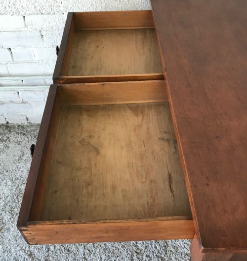 VICTORIAN MAHOGANY 2 DRAWER SIDEWRITING TABLE WITH TURNED LEGS - ADDITIONAL PHOTO 7