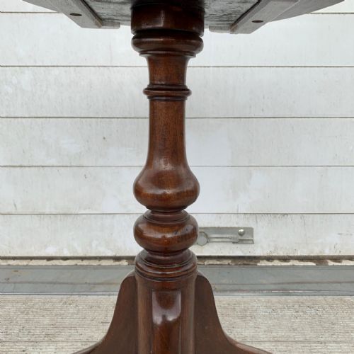 EARLY 19TH CENTURY MAHOGANY TILT TOP OVAL TABLE ON TRIPOD BASE - ADDITIONAL PHOTO 6