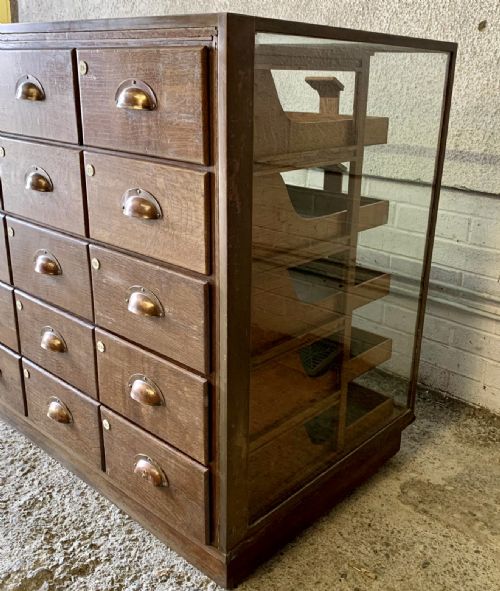 EARLY 20TH CENTURY BRASS FRAMED HABERDASHERY CABINET WITH 30 OAK GRADUATED DRAWERS - ADDITIONAL PHOTO 3