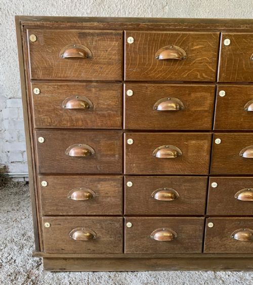 EARLY 20TH CENTURY BRASS FRAMED HABERDASHERY CABINET WITH 30 OAK GRADUATED DRAWERS - ADDITIONAL PHOTO 4