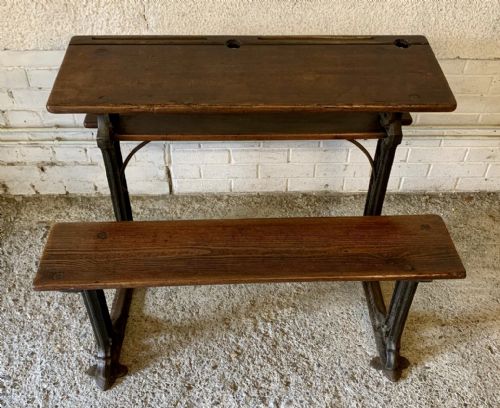 CIRCA 1900 DOUBLE SEAT SCHOOL DESK WITH ELM TOP AND SEAT ON CAST IRON BASE - ADDITIONAL PHOTO 2