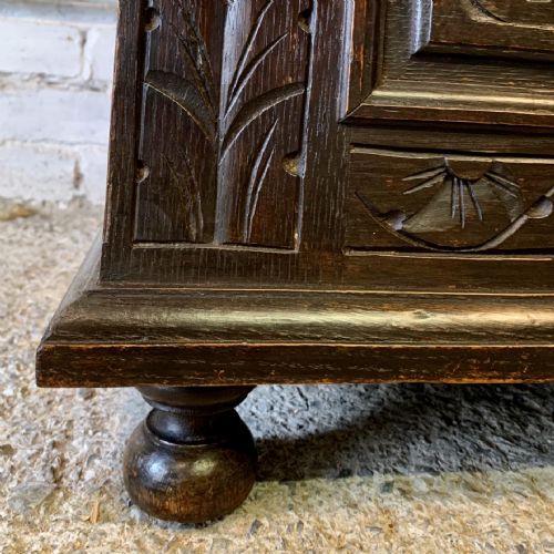 EARLY 20TH CENTURY CARVED OAK MONKS BENCH - ADDITIONAL PHOTO 10