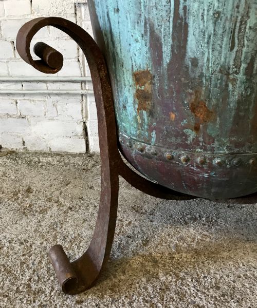 19TH CENTURY RIVETED COPPER BOILER CAULDRON ON HEAVY IRON BASE - ADDITIONAL PHOTO 5