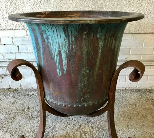 19TH CENTURY RIVETED COPPER BOILER CAULDRON ON HEAVY IRON BASE - ADDITIONAL PHOTO 8