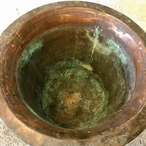 19TH CENTURY RIVETED COPPER BOILER CAULDRON ON HEAVY IRON BASE - ADDITIONAL PHOTO 10