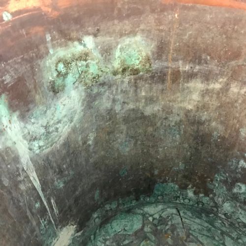 19TH CENTURY RIVETED COPPER BOILER CAULDRON ON HEAVY IRON BASE - ADDITIONAL PHOTO 11