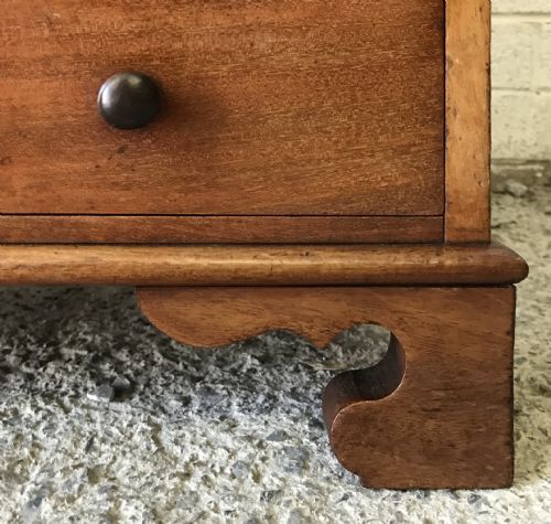 VICTORIAN MAHOGANY BANK OF 5 COLLECTORS DRAWERS WITH ORIGINAL EBONIZED KNOBS - ADDITIONAL PHOTO 7