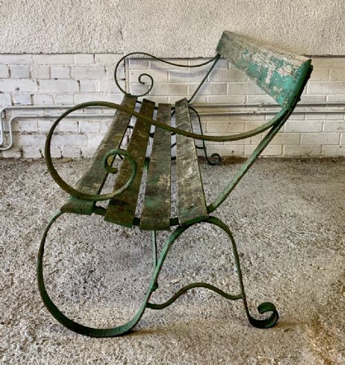 CIRCA 1900 WROUGHT IRON GARDEN BENCH WITH WOODEN SLATS IN ORIGINAL GREEN PAINT - ADDITIONAL PHOTO 6