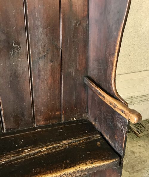 LATE 18TH CENTURY ELM SETTLE ON SLEDGE FEET - ADDITIONAL PHOTO 3